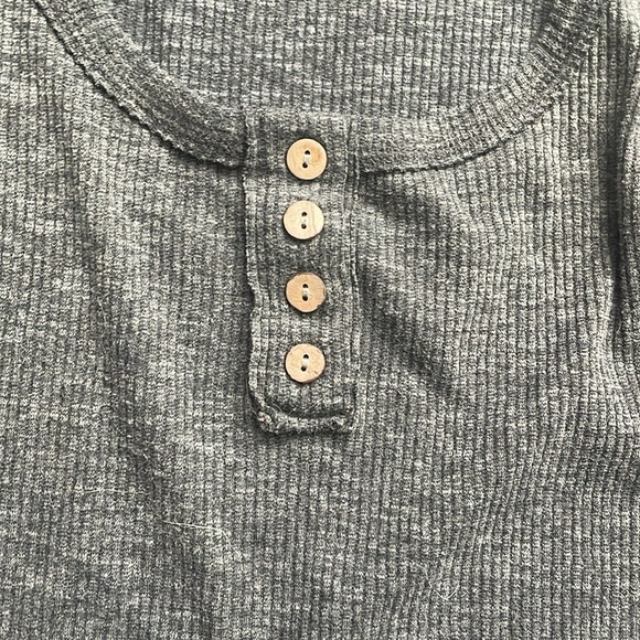 gray Kissfix tank top #A21 - Picture 2 of 4